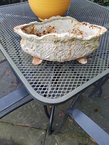 JARDINIERE GIETIJZER beschikbaar voor biedingen
