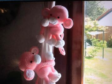 Gehaakt AAPJE Gordijnaapje beschikbaar voor biedingen