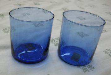 2 kobalt blauwe glaasjes, voor waxinelichtjes bijv. Spaans beschikbaar voor biedingen