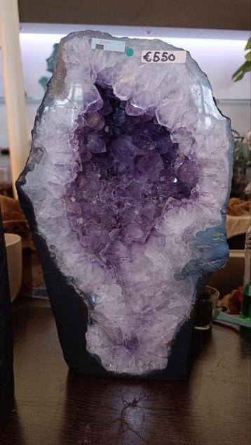 Prachtige uniek stuk amatist  beschikbaar voor biedingen