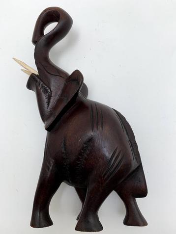 Prachtige houten olifant! beschikbaar voor biedingen