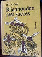 Bijenhouden met succes - H.J. van Gool, Ophalen of Verzenden, Gelezen, Overige onderwerpen