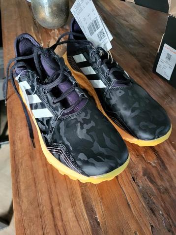 Adidas Hockey sportschoen beschikbaar voor biedingen