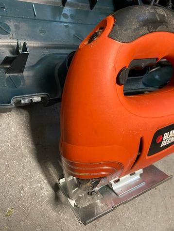 Decoupeerzaag black en decker beschikbaar voor biedingen