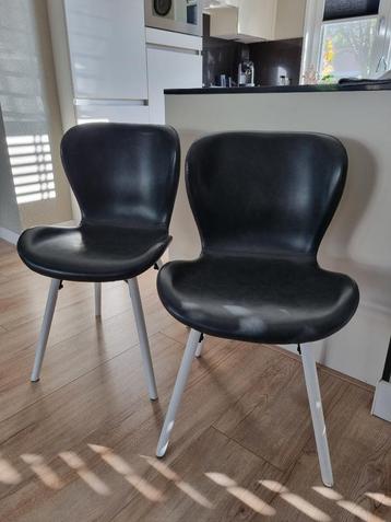 2 leuke kuipstoelen beschikbaar voor biedingen