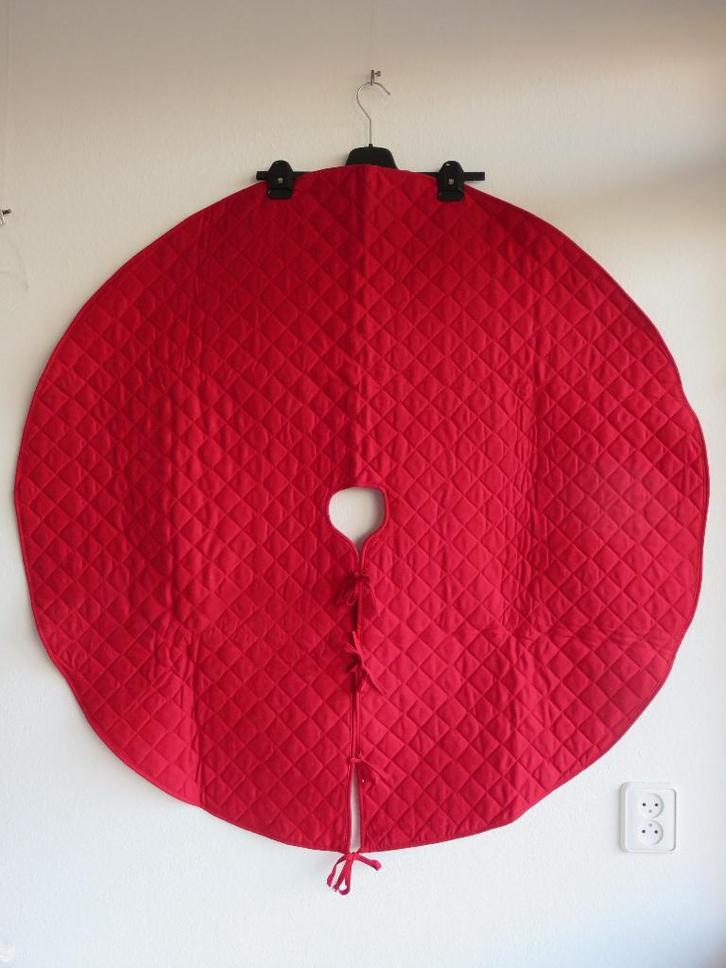 Rood kerstboomkleed, kerstboomrok doorgestikt, Diversen, Kerst, Gebruikt, Ophalen of Verzenden