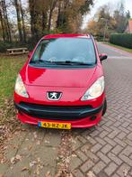 Peugeot 1007 1.4 2005 Rood, Auto's, Peugeot, Voorwielaandrijving, Stof, 4 cilinders, Origineel Nederlands