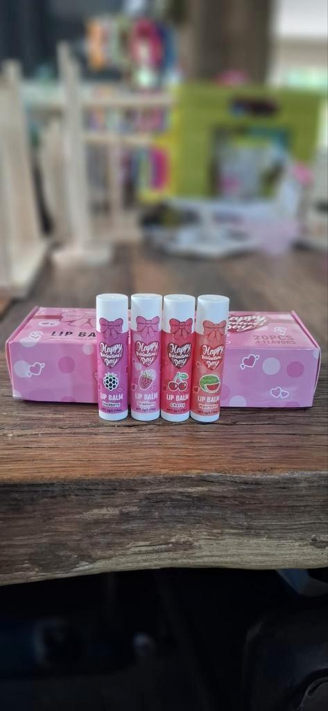 Lip balm, Sieraden, Tassen en Uiterlijk, Uiterlijk | Cosmetica en Make-up, Nieuw, Make-up, Lippen, Roze, Ophalen of Verzenden