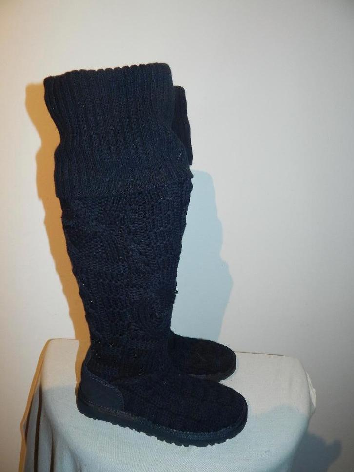 Ugg hoge laarzen gebreid ook overknee te dragen 36, Kleding | Dames, Schoenen, Zo goed als nieuw, Hoge laarzen, Zwart, Verzenden