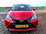 Toyota Aygo 1.0 VVT-i x-play NAP 5D Xenon/Led Nieuwmodel Blu, Auto's, Toyota, Euro 5, 4 stoelen, Origineel Nederlands, Bedrijf