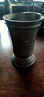 Tinnen Beker met Reliëf, Antiek en Kunst, Antiek | Tin, Ophalen of Verzenden