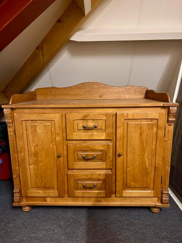 Complete babykamer beschikbaar voor biedingen