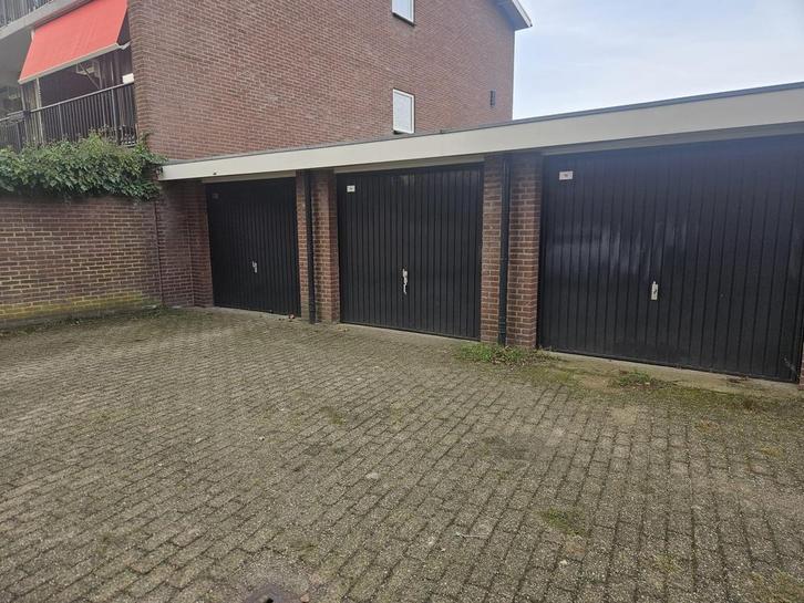 Garagebox te huur in Bussum, Huizen en Kamers, Garages en Parkeerplaatsen