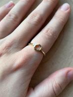 Gouden ring met cirkel, IJzer of Staal, Ophalen of Verzenden, Zo goed als nieuw, 17 tot 18