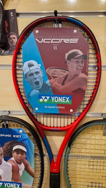 YONEX V-core 95 nieuw beschikbaar voor biedingen