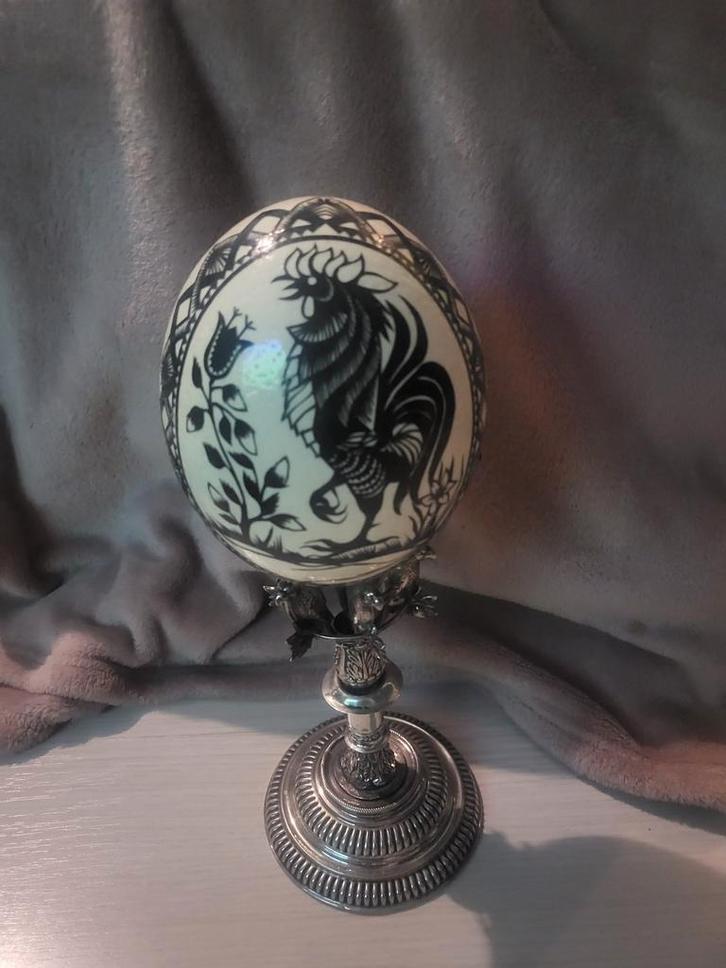 Decoratief Struisvogelei met Haan, Antiek en Kunst, Antiek | Overige Antiek, Ophalen of Verzenden