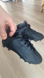 Nieuwe adidas voetbalschoenen maat 30, Maat XS of kleiner, Ophalen of Verzenden, Zo goed als nieuw, Schoenen