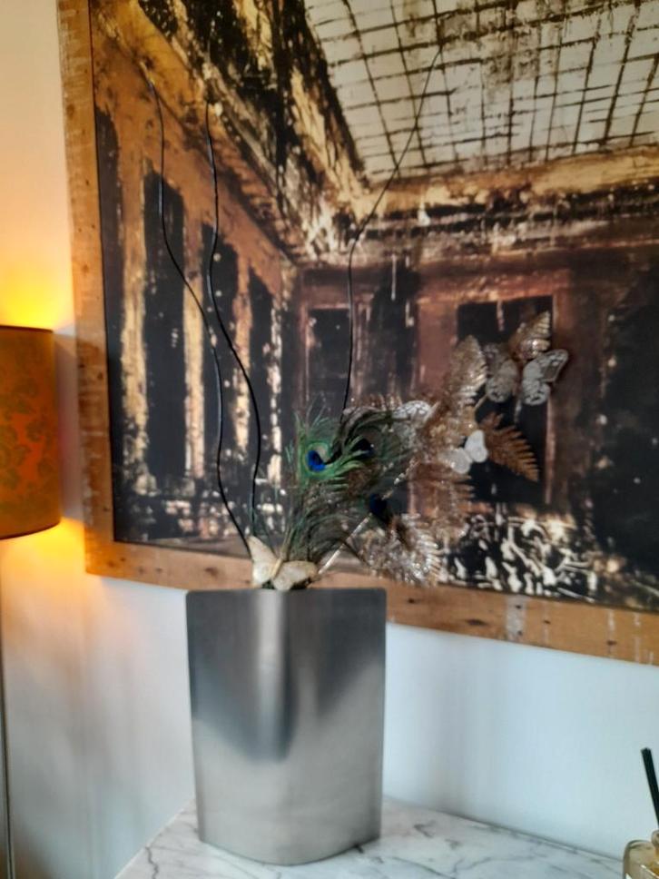 Moderne RVS Vaas - 40cm, Huis en Inrichting, Woonaccessoires | Vazen, Zo goed als nieuw, Overige kleuren, Minder dan 50 cm, Overige materialen