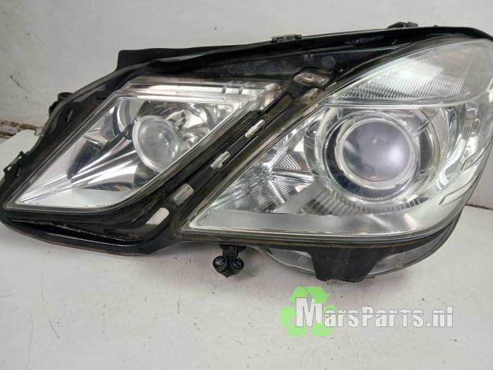 Koplamp links van een Mercedes E-Klasse, Auto-onderdelen, Verlichting, Mercedes-Benz, Gebruikt, 3 maanden garantie, Ophalen of Verzenden