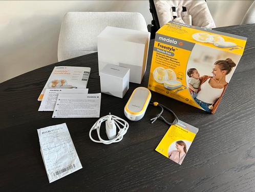Medela Freestyle Hands-free Borstkolf - 22 maanden garantie, Kinderen en Baby's, Babyvoeding en Toebehoren, Zo goed als nieuw