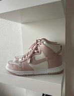 Nike Dunk High maat 40, Kleding | Dames, Schoenen, Ophalen of Verzenden, Zo goed als nieuw, Sneakers of Gympen