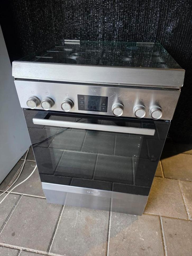 Bosch rvs fornuis incl handleiding boekjes etc, Witgoed en Apparatuur, Fornuizen, Zo goed als nieuw, Vrijstaand, Gas, 4 kookzones