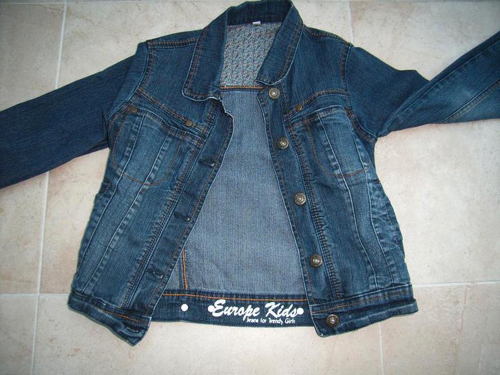 nieuwstaat: Europe Kids donkerblauw spijkerjasje in maat 140, Kinderen en Baby's, Kinderkleding | Maat 140, Zo goed als nieuw