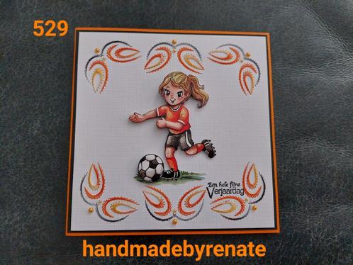Nr. 529 Handgemaakte geborduurde verjaardagskaart voetballer, Hobby en Vrije tijd, Kaarten | Zelfgemaakt, Nieuw, Overige thema's