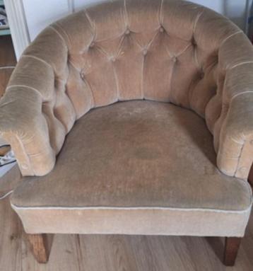 Vintage fauteuil beschikbaar voor biedingen