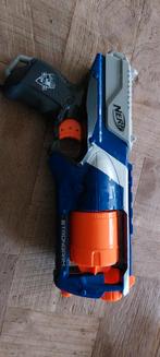 Nerf strike Strongarm, Kinderen en Baby's, Ophalen of Verzenden, Zo goed als nieuw