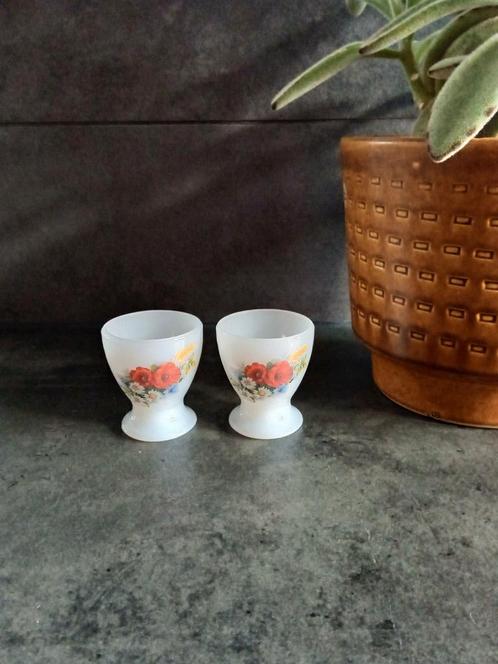 2 Vintage ARCOPAL eierdopjes eierdop 2x veldbloemen, Huis en Inrichting, Keuken | Servies, Nieuw, Overige typen, Overige stijlen
