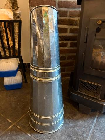 Antieke Kolenbak beschikbaar voor biedingen