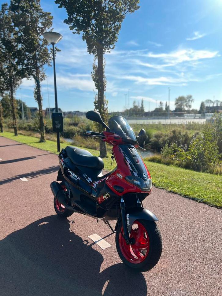 Gilera runner 50cc zonder kapppen, Fietsen en Brommers, Scooters | Piaggio, Zo goed als nieuw, Overige modellen, Tweetakt, Ophalen of Verzenden