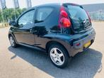 Peugeot 107 1.0 Access Accent, Airco, NAP, Nieuw APK, Velg, Voorwielaandrijving, Euro 5, Gebruikt, Airbags