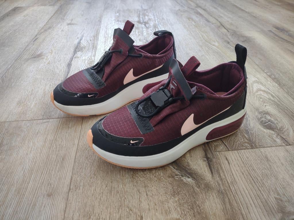 Prachtige paarse zwarte Nike Air Max sneakers, maat 36., Kleding | Dames, Schoenen, Nike, Ophalen of Verzenden, Onb, Onb