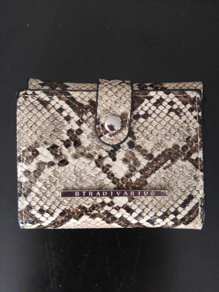 Portemonnee/wallet/portefeuille van Stradivarius, nieuw, Sieraden, Tassen en Uiterlijk, Portemonnees, Nieuw, Overige merken, Overige kleuren