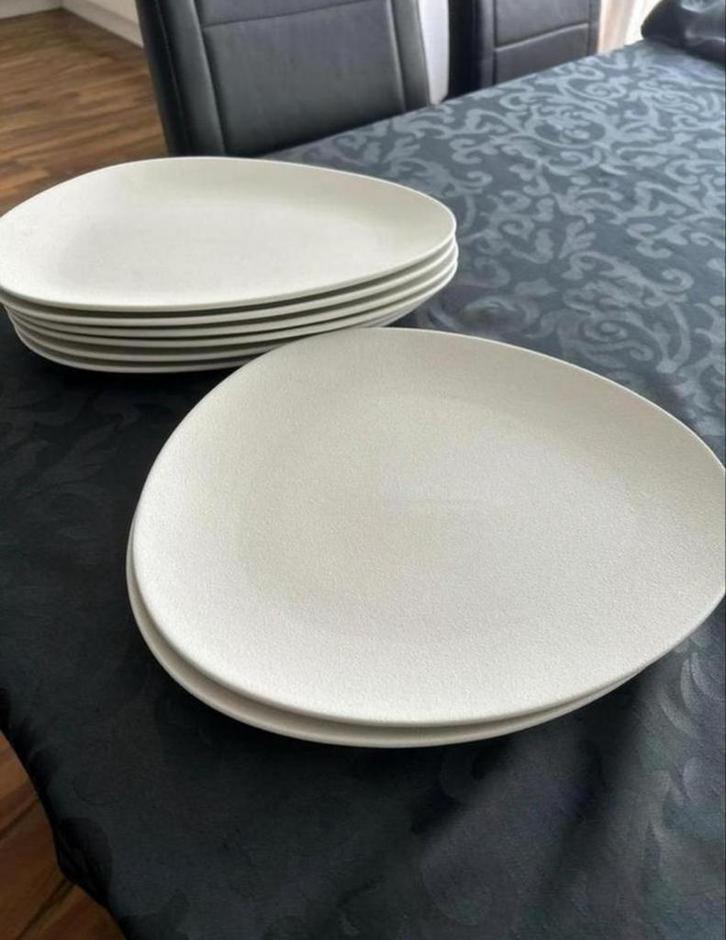 Nieuwe set van design ovale borden, Huis en Inrichting, Keuken | Servies, Zo goed als nieuw, Bord(en), Overige stijlen, Ophalen of Verzenden