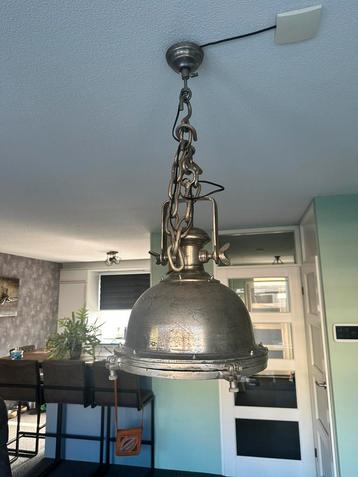 Te koop Zeer mooie zware nikkel hanglamp . beschikbaar voor biedingen