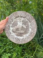 Retro bord bruin wit met bos en kasteel afbeelding, Ophalen of Verzenden, Zo goed als nieuw, Overige stijlen, Bord(en)
