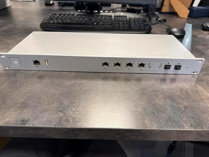 Unifi Security Gateway Pro Router, Computers en Software, Routers en Modems, Gebruikt, Router, Ophalen of Verzenden
