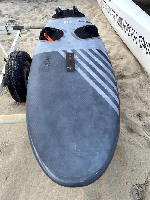 RRD Firemove LTD 135 liter, Watersport en Boten, Windsurfen, Zo goed als nieuw, Plank, Minder dan 250 cm, Met vin(nen), Minder dan 5 m²