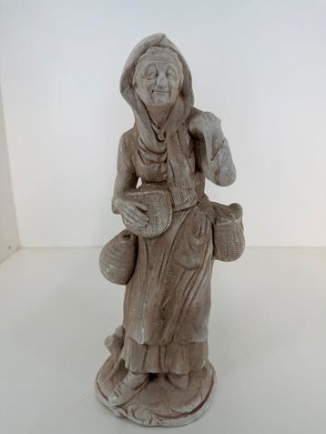 Vintage gipsen beeld vrouw met manden – 34 cm hoog beschikbaar voor biedingen