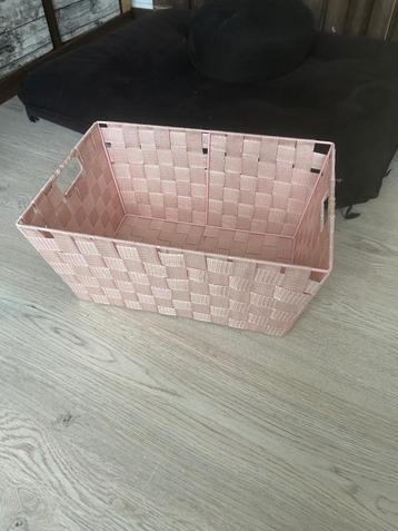 Opbergmandje beschikbaar voor biedingen