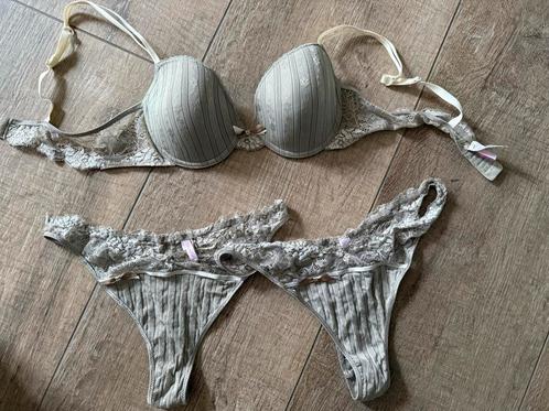 Zachtgroene BH 85B Passionata met 2 slips maat L ZGAN, Kleding | Dames, Ondergoed en Lingerie, BH, Verzenden