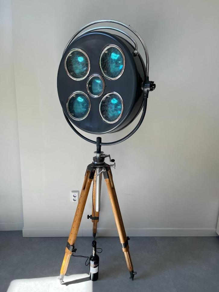 Hanau XXL Operatielamp op prachtig houten Berlebach statief, Huis en Inrichting, Lampen | Vloerlampen, Gebruikt, Minder dan 100 cm