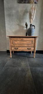 Landelijk houten kastje – brocante stijl, Huis en Inrichting, Kasten | Overige, Ophalen, Zo goed als nieuw