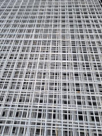 Betonmatten verzinkt 5 mm 75#75 196x300cm Nu € 40-   beschikbaar voor biedingen