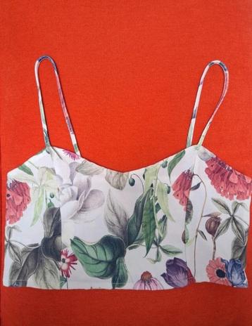 Crop top met leuke bloemen print beschikbaar voor biedingen