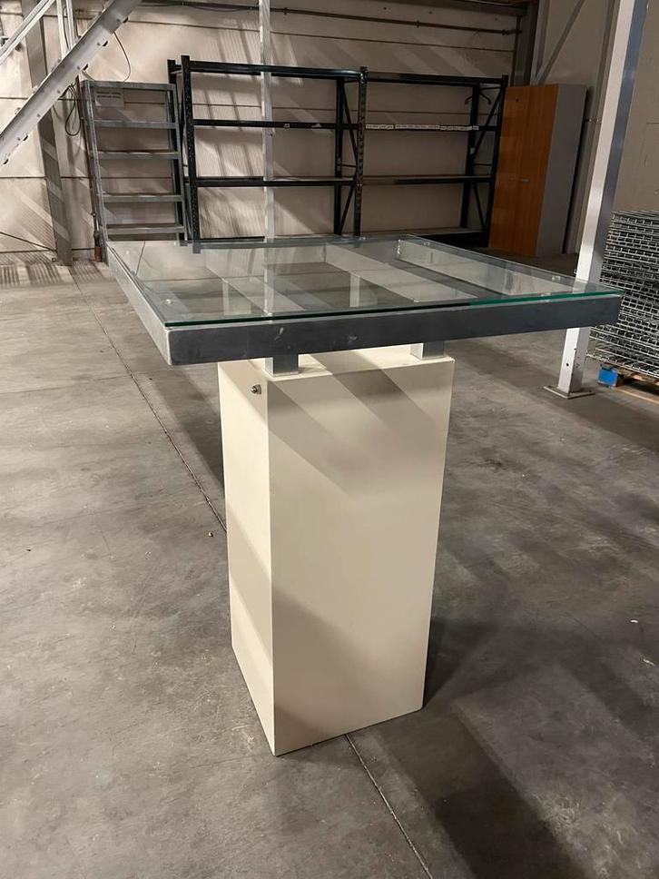 Statafel met glasplaat 12x in transportkarren, Zakelijke goederen, Horeca | Keukenapparatuur, RVS Meubilair, Gebruikt, Ophalen