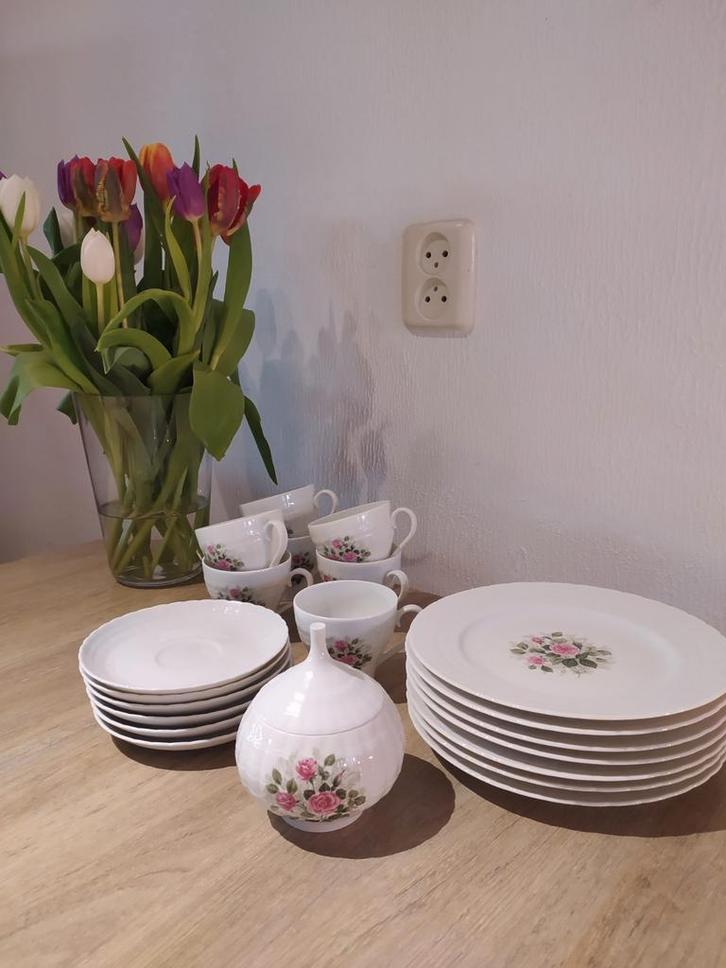 Hutschenreuther Lucina servies in uitstekende staat, Huis en Inrichting, Keuken | Servies, Zo goed als nieuw, Compleet servies